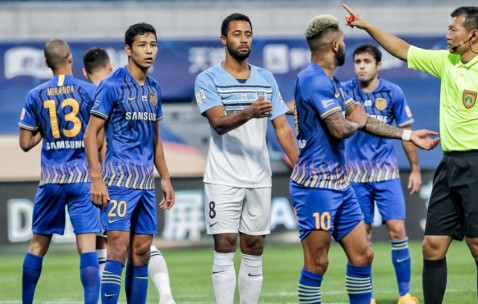 壹号娱乐- 冲浪半决赛焦点战：瓯越迅豹队读秒扳平雪域巨龙队，客场强势带走胜利。豪门底蕴再次显现