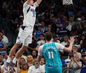 壹号-浓眉哥在独行侠比赛中高光表现，战术调整引发热议！的简单介绍