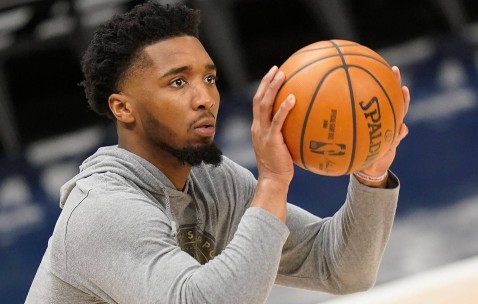 壹号娱乐-包含蒂姆重返赛场，出色防守首场状态出色，雄鹿观众沸腾！赢得满堂喝彩的词条